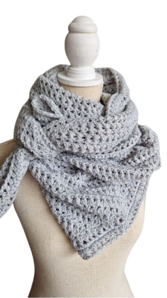 Omslagsjaal Grietje in lichtgrijs - ZETTElen Handwerk Atelier