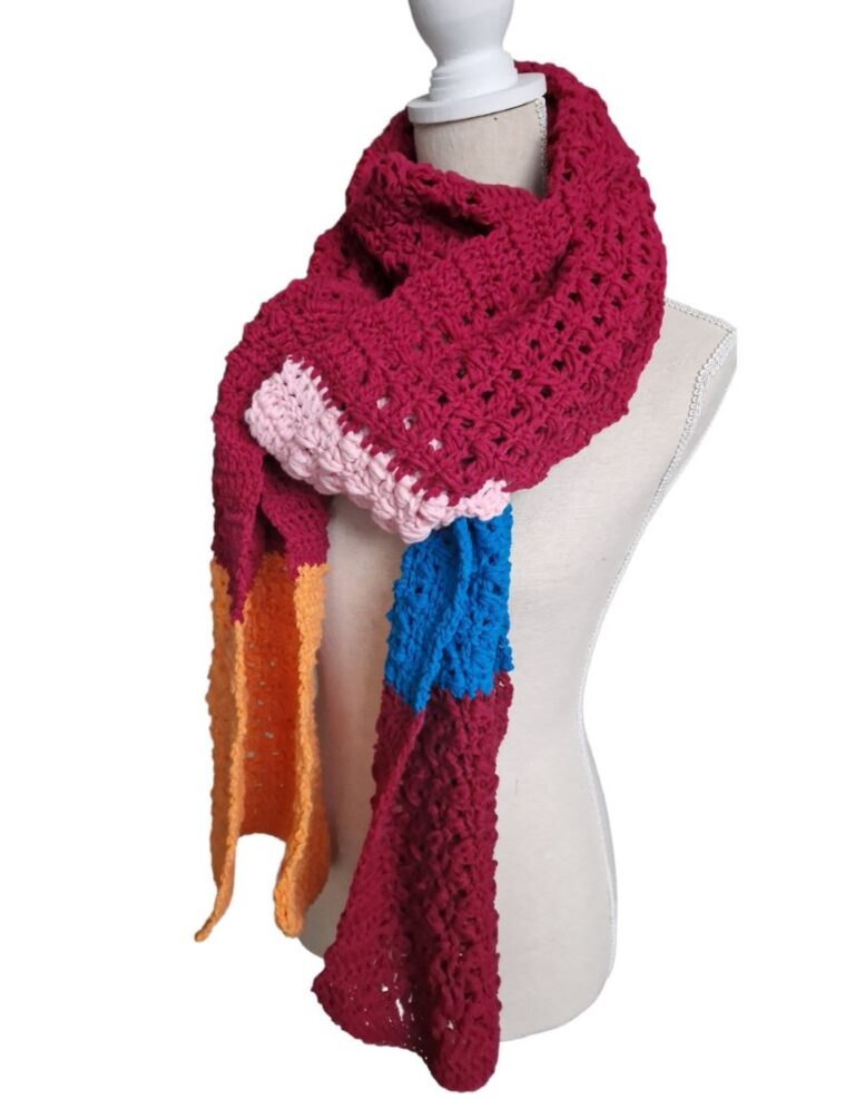 Lange sjaal PENNY in breed gekleurde strepen in bordeaux rood, hel blauw, roze en oranje - ZETTElen Handwerk Atelier