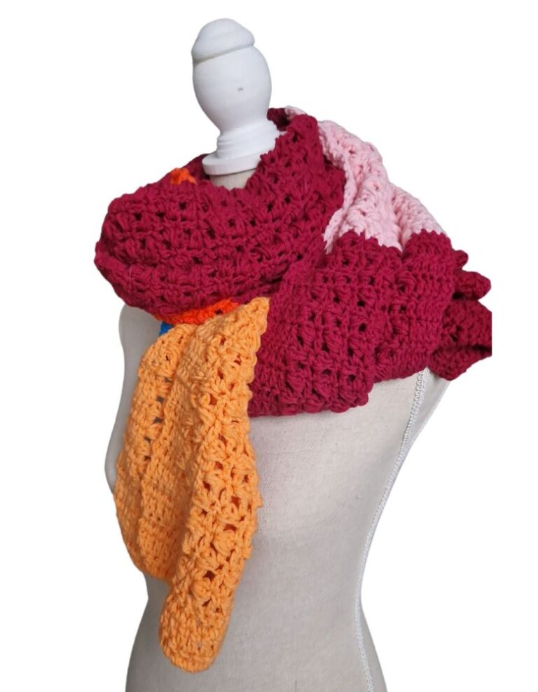 Lange sjaal PENNY in breed gekleurde strepen in bordeaux rood, hel blauw, roze en oranje - ZETTElen Handwerk Atelier