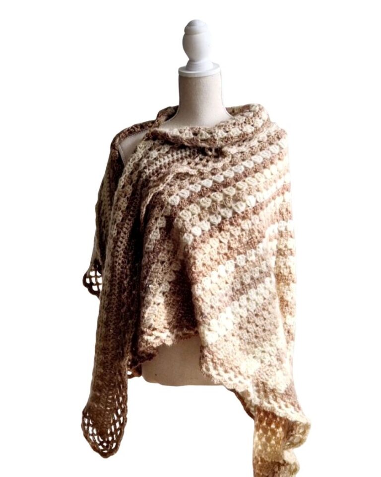 Omslagsjaal Hannah in Bruin,Beige en een klein goud glansdraadje - ZETTElen Handwerk Atelier