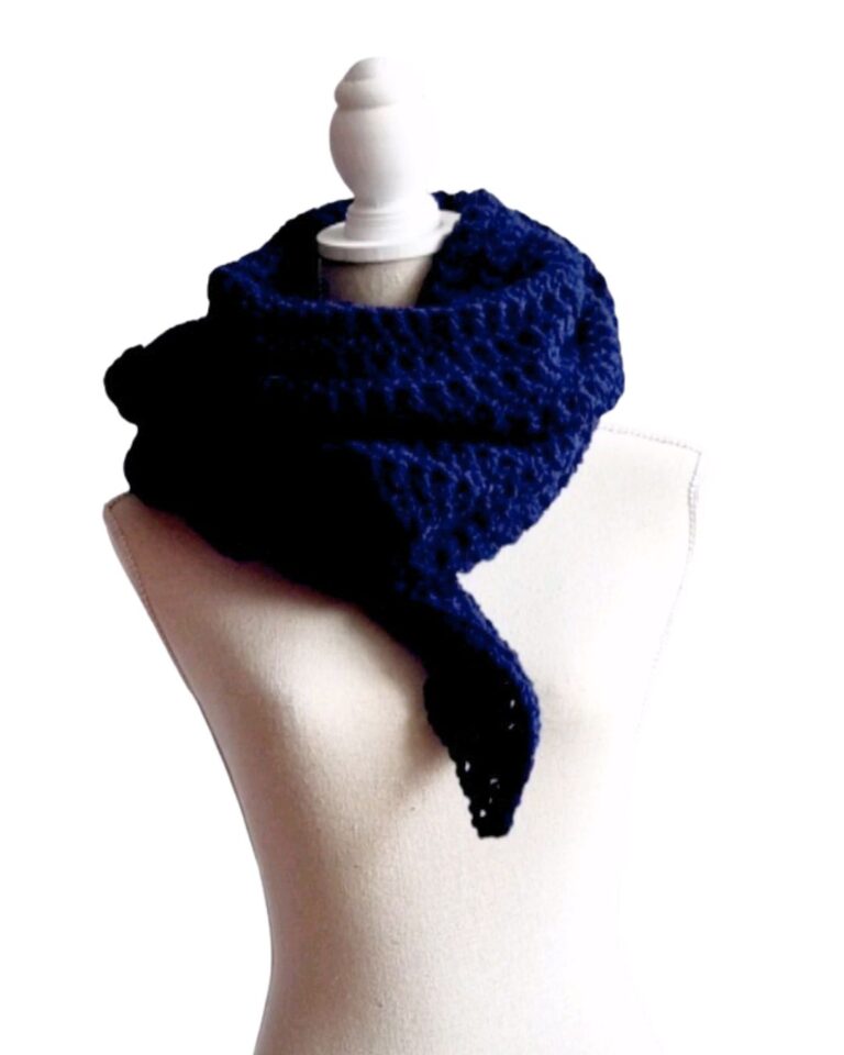 Omslagsjaal Maatje Diep Donkerblauw - ZETTElen Handwerk Atelier