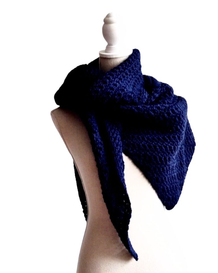 Omslagsjaal Maatje Diep Donkerblauw - ZETTElen Handwerk Atelier